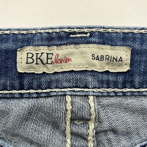 BKE Denim Sabrina Low Rise Capri Size 26 - Picture 8 of 16